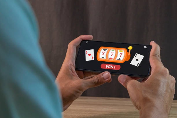 Texas Poker table interface on newplay88 mobile showing cards, community cards, and betting controls